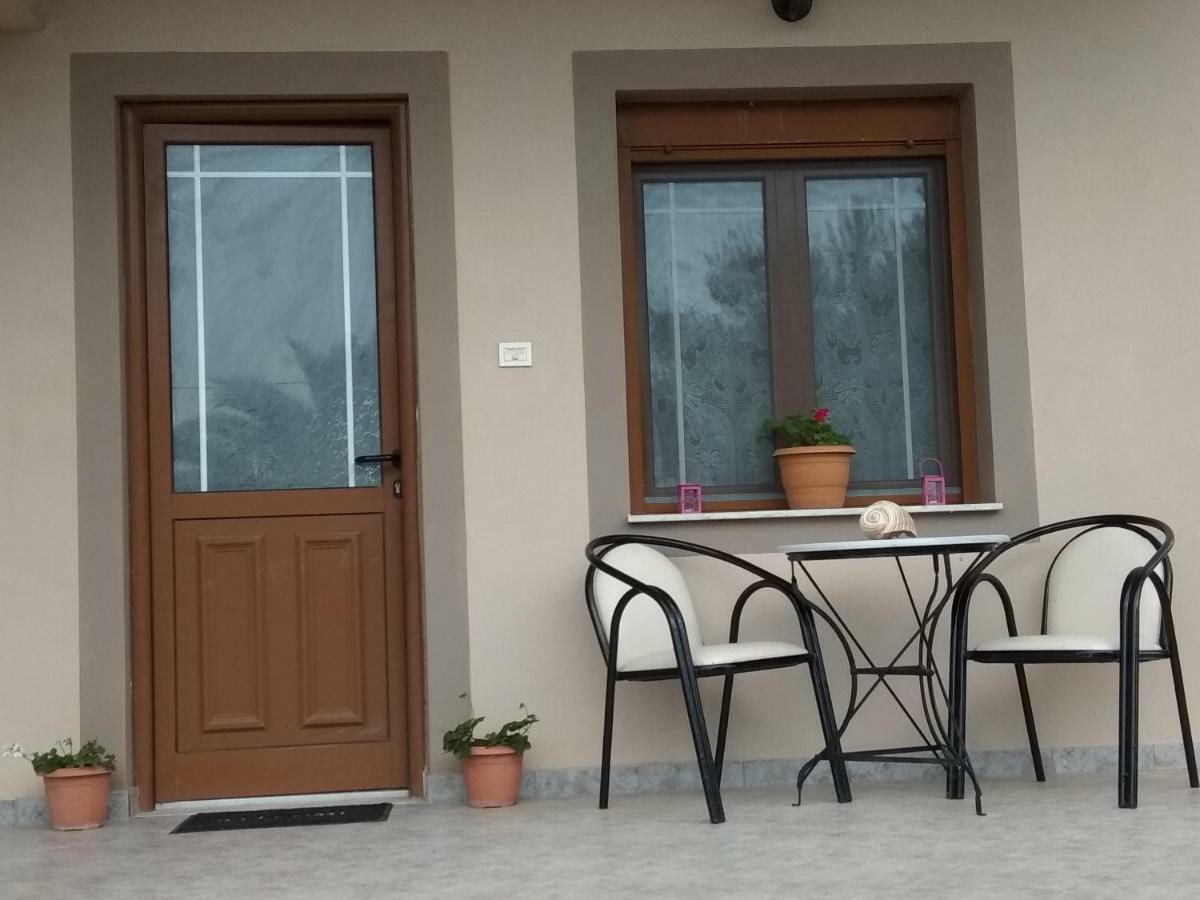 Vakis Apartments Romanon Exterior foto